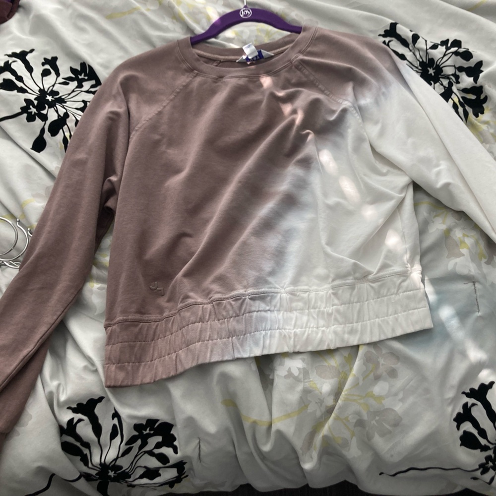 This is an ambre shirt